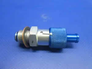 Saf-Air Cessna 182 / 182P Oil Drain Valve P/N S6250 (0825-867)